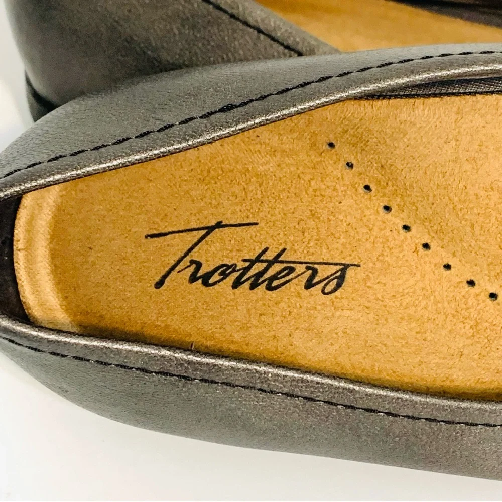 Trotters Bronze Metallic Slip On Flats Sz 10W Leather Comfortable Arch Support